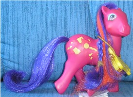 Beat mit lila Haaren